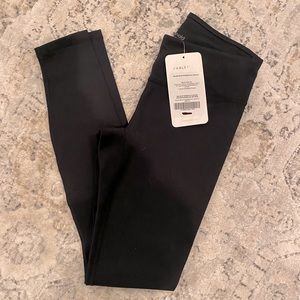 NWT Fabletics Salar Powerhold Leggings - Black